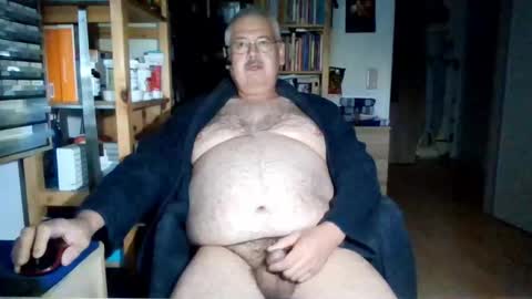 Snapshot of busibaer666 chatting on June 2026 01:43:02 AM busi online show from June 2026 01:43:02 AM