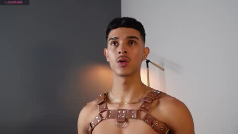 Buster independent model online show from October 2025 04:30:02 PM