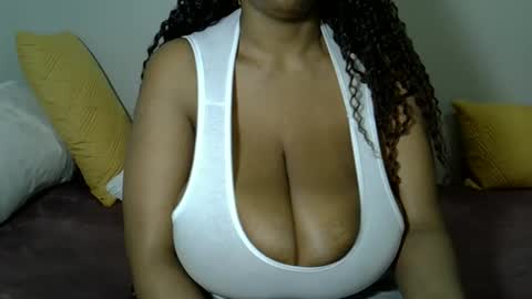 bustytessa37 online show from May 2026 05:16:01 AM