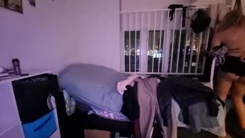 HannahWreckshin online show from December 2024 02:32:01 PM