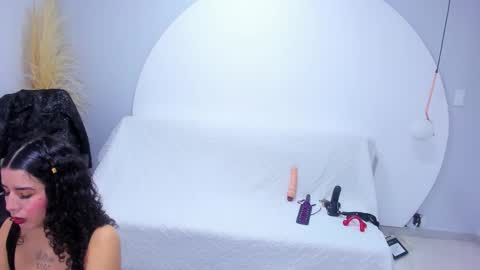 c4roline1_ online show from November 2025 11:16:01 PM