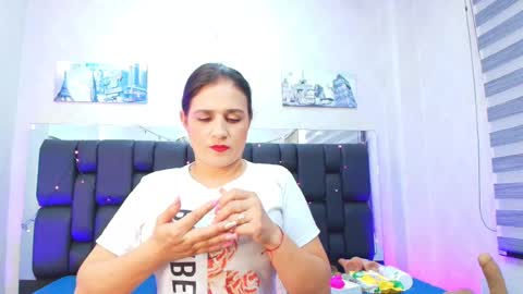 Carolina online show from March 2025 03:02:02 AM