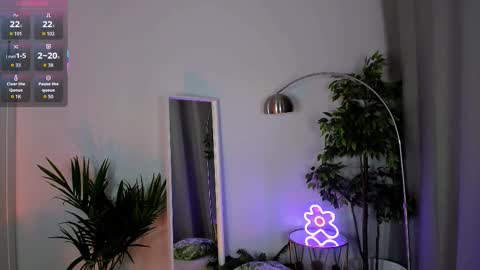 Polly online show from October 2025 09:02:01 PM