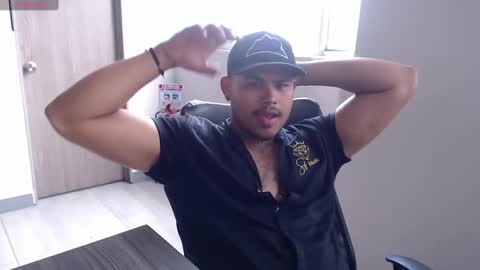 Snapshot of caballero_____ chatting on December 2024 08:16:02 PM INSTAGRAM CABALLERO 1998 online show from December 2024 08:16:02 PM