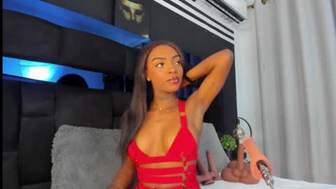 Cahitlin  online show from December 2024 08:44:01 PM