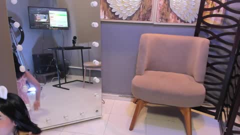 Snapshot of cailing chatting on April 2026 11:04:02 AM I am Katherine online show from April 2026 11:04:02 AM