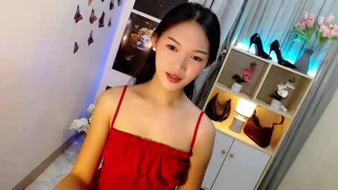 caitlin online show from October 2025 07:11:02 PM