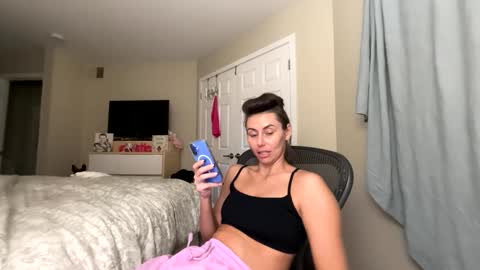 The Cali Cambri online show from September 2025 02:03:02 AM