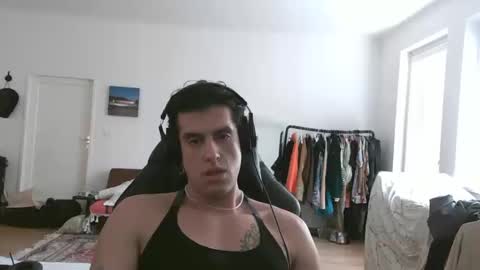 calientecalientee online show from September 2025 12:10:02 PM