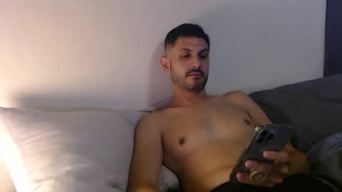 Snapshot of caliguy6 chatting on November 2025 04:12:01 AM Caliguy online show from November 2025 04:12:01 AM