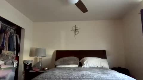 calishop1 online show from December 2024 05:20:02 PM