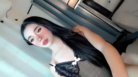 call_me_nina online show from May 2026 08:00:01 AM