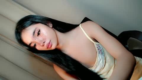 Snapshot of call_me_nina chatting on June 2026 12:20:01 AM call_me_nina online show from June 2026 12:20:01 AM