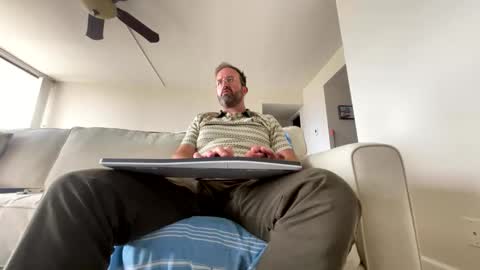 Snapshot of callesalada2 chatting on March 2026 11:04:01 PM Whitest Boy Alive online show from March 2026 11:04:01 PM