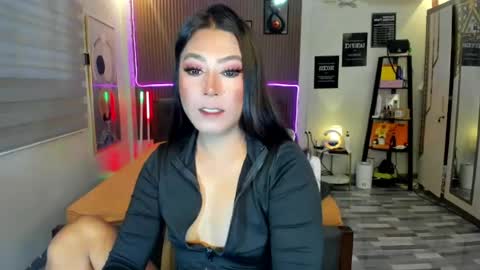 Snapshot of callme_ivyaguas chatting on July 2026 06:17:01 AM IVY online show from July 2026 06:17:01 AM