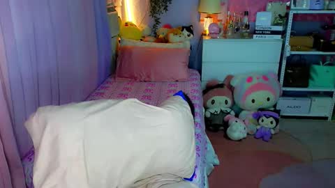 Snapshot of callme_mia chatting on February 2026 05:14:02 AM Mia online show from February 2026 05:14:02 AM