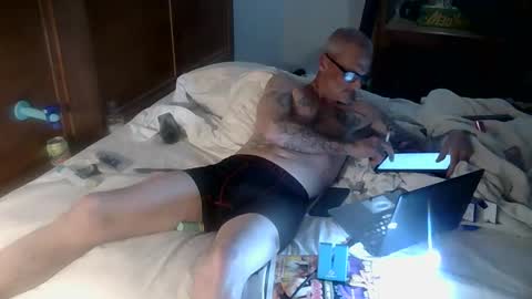 calredding75 online show from November 2025 07:46:02 AM