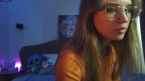 calvia_farey online show from February 2025 01:51:01 PM