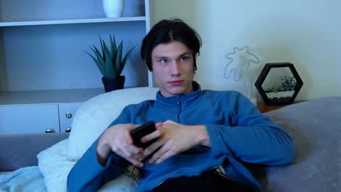 Calvin online show from January 2025 07:42:01 PM