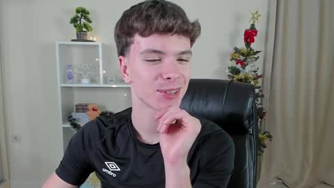 Hey I am Calvin  online show from December 2024 07:04:02 PM