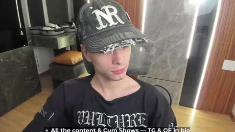 Hey I am Calvin  online show from June 2026 05:15:02 PM