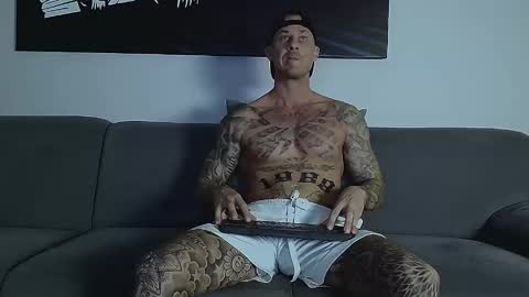 Calvin  online show from September 2025 12:00:02 AM