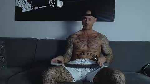 Calvin  online show from September 2025 09:16:01 PM