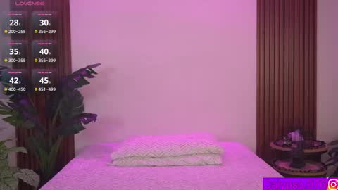 Calypso and Kayla online show from November 2025 12:49:01 AM