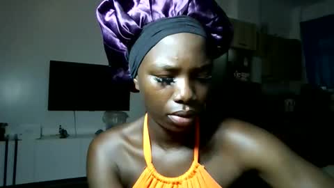 Snapshot of camclit chatting on November 2025 04:35:01 AM Princess online show from November 2025 04:35:01 AM