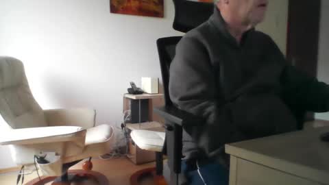 camcologne online show from December 2025 10:11:02 AM