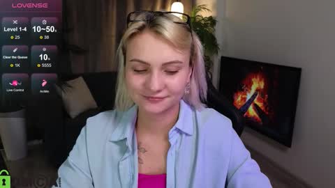 Cameron online show from October 2025 06:59:01 PM