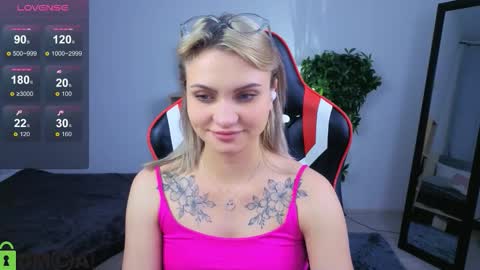 Cameron online show from November 2025 07:01:02 PM