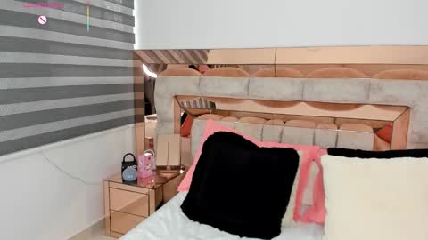 camii  online show from December 2025 09:33:02 PM