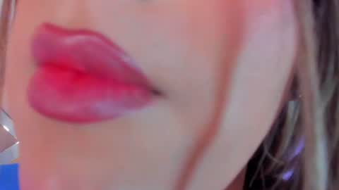 Snapshot of cami_rouxx chatting on July 2026 01:58:33 AM cami_rouxx online show from July 2026 01:58:33 AM