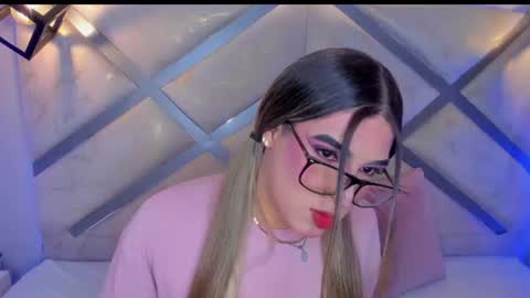 Snapshot of cami_rouxx chatting on July 2026 03:35:01 AM cami_rouxx online show from July 2026 03:35:01 AM