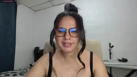 Camila Valbuena online show from July 2026 01:04:02 AM