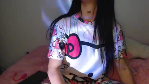 Snapshot of camiilaatorres chatting on November 2025 07:51:01 AM camila online show from November 2025 07:51:01 AM