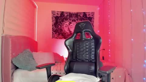 Snapshot of camiilaatorres chatting on November 2025 03:38:01 AM camila online show from November 2025 03:38:01 AM