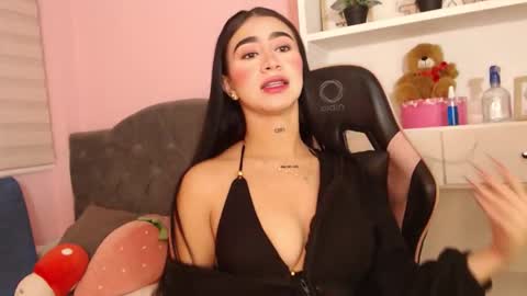 Snapshot of camiilaatorres chatting on February 2026 06:04:02 PM camila online show from February 2026 06:04:02 PM