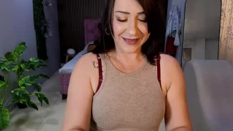 Snapshot of camil_milfdream chatting on May 2026 11:04:02 AM Camil online show from May 2026 11:04:02 AM