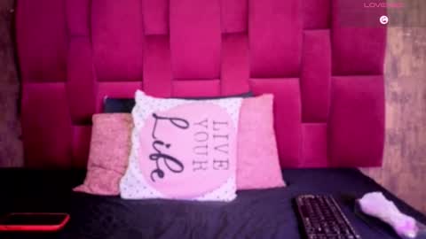 Snapshot of camila__bouzas chatting on February 2026 12:05:02 PM camila__bouzas online show from February 2026 12:05:02 PM