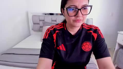 Camila buitrago online show from June 2026 12:17:02 AM