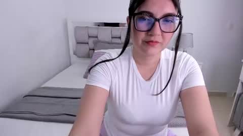 Camila buitrago online show from June 2026 01:28:01 AM