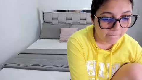 Camila buitrago online show from July 2026 01:01:02 AM