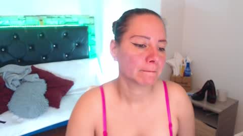 camila online show from September 2025 05:35:02 PM