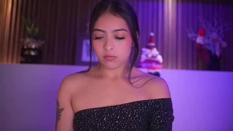 Camila online show from December 2025 08:05:01 PM