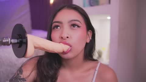 Camila online show from May 2026 04:17:01 AM
