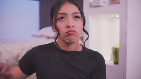 Camila online show from May 2026 03:35:02 AM