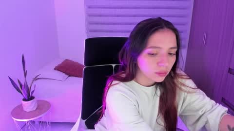 Snapshot of camila_ec2 chatting on November 2025 12:44:02 AM C A M I online show from November 2025 12:44:02 AM