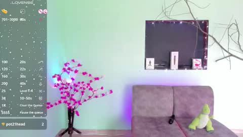 C A M I L A online show from November 2025 04:38:02 PM